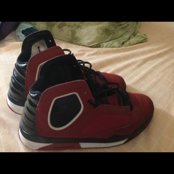 Preowned air Jordan athletic shoes size 12